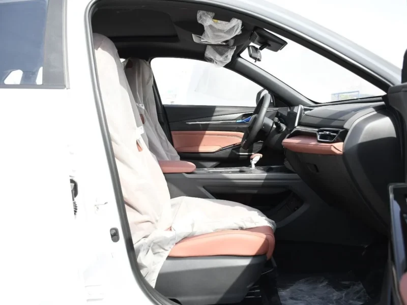 2026 Changan X5 PLUS STANDARD 1.5 Litres Turbo 4 Cylinders Petrol Engine White Orange SUV