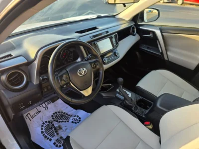 2018 Toyota RAV 4 XLE 2.5 Litres 4 Cylinders Petrol Engine White SUV American Specs FULL OPTION