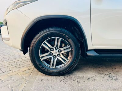2023 Toyota Fortuner EXR 2.7 Litres 4 Cylinders Petrol Engine White Brown SUV GCC Specs Full Option