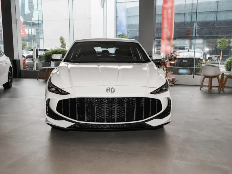 2026 MG MG 5 LUX 1.5 Litres 4 Cylinders Petrol Engine White Black Sedan Chinese Specs Automatic