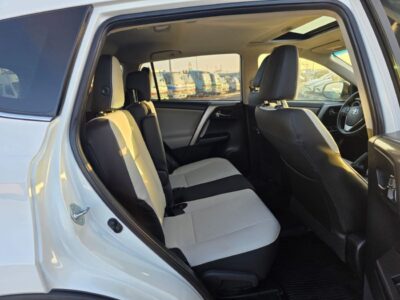 2018 Toyota RAV 4 XLE 2.5 Litres 4 Cylinders Petrol Engine White SUV American Specs FULL OPTION