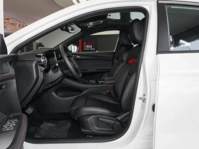 2026 MG MG 5 LUX 1.5 Litres 4 Cylinders Petrol Engine White Black Sedan Chinese Specs Automatic