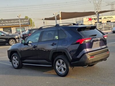 2024 Toyota RAV 4 XLE 2.5 Litres 4 Cylinders Petrol Engine Black SUV American Specs FULL OPTION