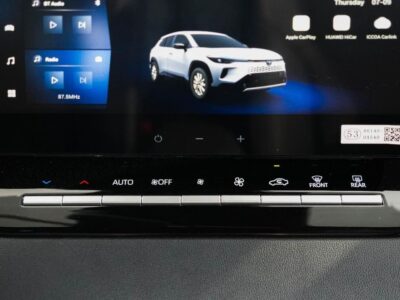 2026 Toyota Corolla Cross GLI 2.0 Litres 4 Cylinders Hybrid Engine White Black SUV Chinese Specs