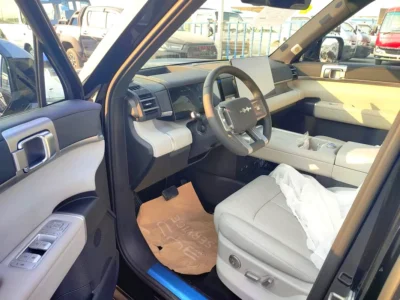 2026 BYD Leopard 7 Titanium 1.5 Litres 4 Cylinders Plug-In Hybrid Black Beige SUV