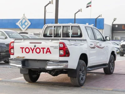 2026 Toyota Hilux Double Cab GLX 2.7L 4-Cylinder Petrol Engine White Red Pickup Truck GCC Specs