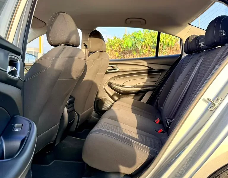 2022 MG MG5 Standard 1.5 Litres 4 Cylinders Petrol Engine Silver Black Sedan GCC Specs