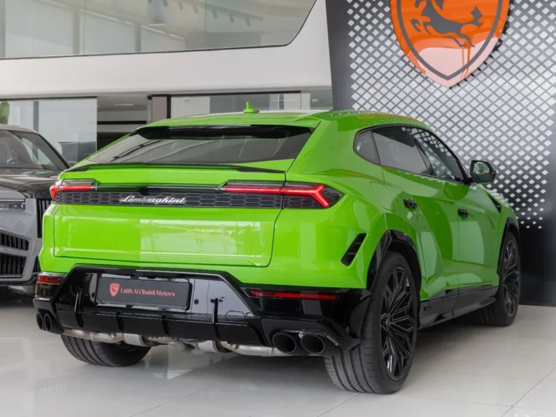2026 Lamborghini Urus SE 4.0 Litres Twin-Turbo V8 Hybrid Engine Green Black SUV European Specs