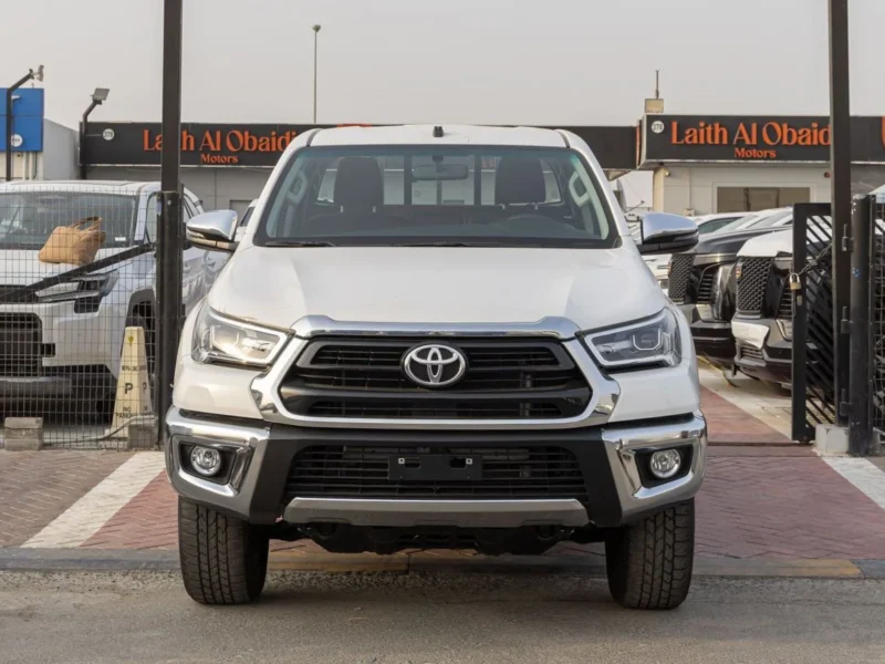 2026 Toyota Hilux Double Cab GLX 2.7L 4-Cylinder Petrol Engine White Red Pickup Truck GCC Specs