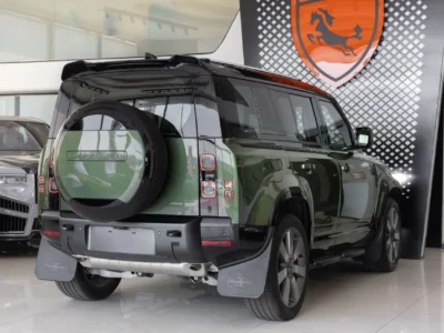 2026 Land Rover Defender 110 X-Dynamic HSE P400 4.0L 6 Cylinders Engine Dark Green Tan SUV