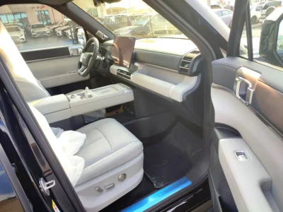 2026 BYD Leopard 7 Titanium 1.5 Litres 4 Cylinders Plug-In Hybrid Black Beige SUV