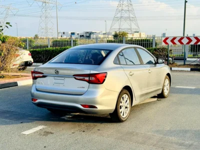 2022 MG MG5 Standard 1.5 Litres 4 Cylinders Petrol Engine Silver Black Sedan GCC Specs