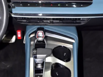 2022 MG MG 7 Sport 4 Cylinders Petrol Engine White Blue Sedan Chinese Specs Automatic