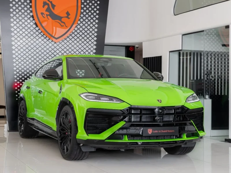 2026 Lamborghini Urus SE 4.0 Litres Twin-Turbo V8 Hybrid Engine Green Black SUV European Specs