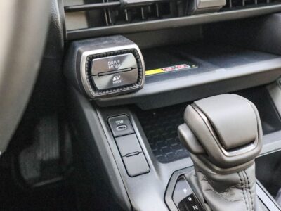 2026 Toyota RAV 4 XLE 2.5 Litres 4-Cylinder Hybrid Engine Brown Beige SUV GCC Spes Automatic