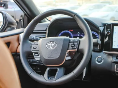 2026 Toyota Camry GLE 2.5 Litres 4-Cylinder Petrol Engine Black Tan Sedan GCC Specs FWD