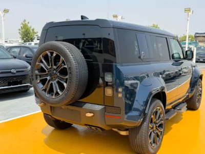 2026 Land Rover Defender Octa 4.4-liter twin-turbo V8 Petrol Engine Blue White SUV GCC Specs