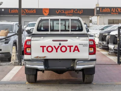 2026 Toyota Hilux Double Cab GLX 2.7L 4-Cylinder Petrol Engine White Red Pickup Truck GCC Specs