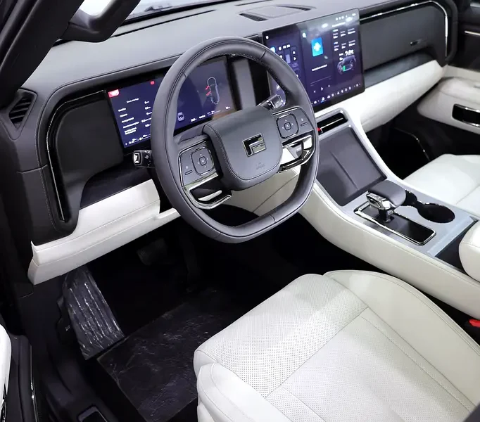2026 Rox 01 Captain ETE 1.5 Litres 4 Cylinders Plug-In Hybrid Engine Grey White SUV Chinese Specs