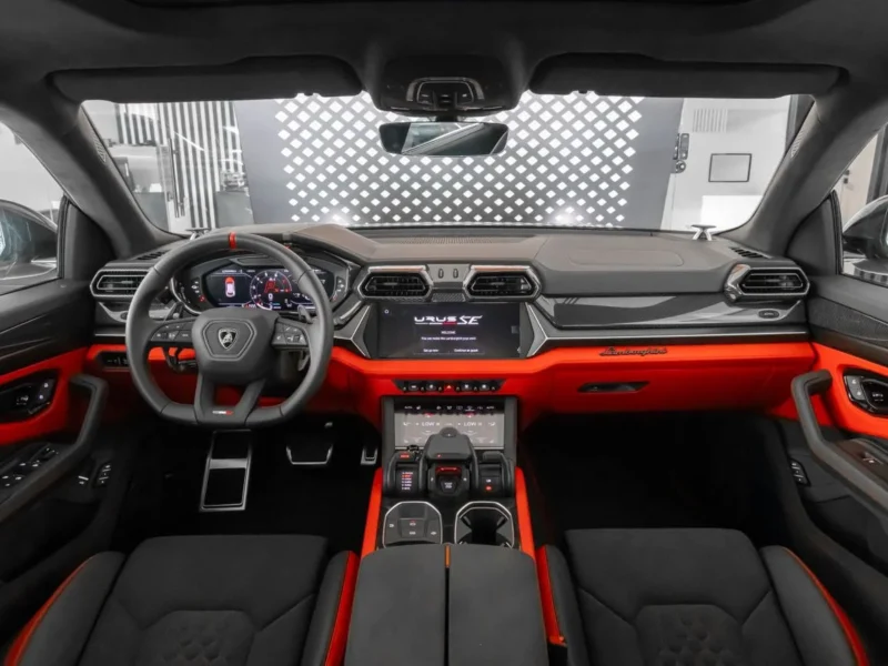 2026 Lamborghini Urus SE 4.0 Litres Twin-Turbo V8 Hybrid Engine Green Black SUV European Specs