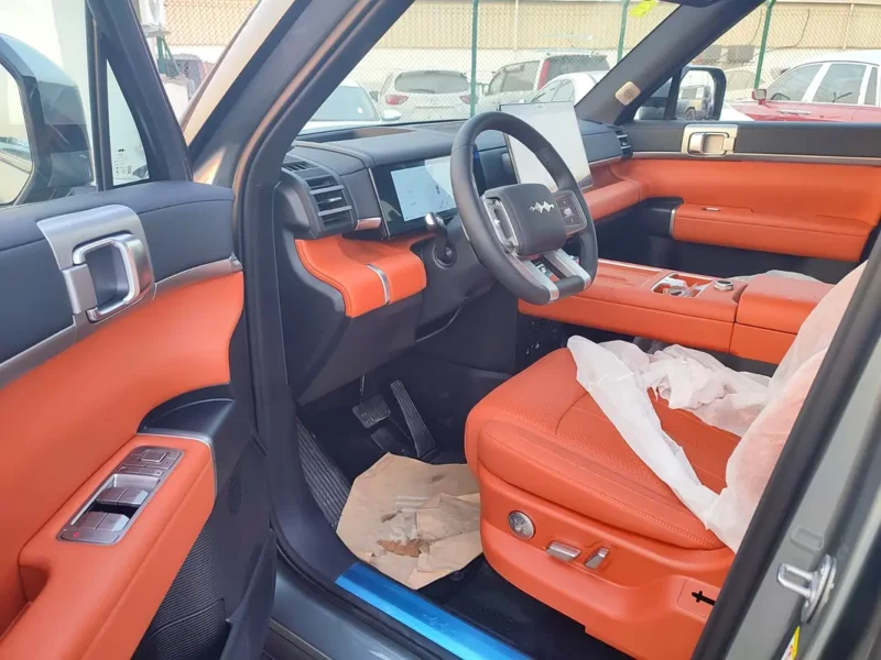 2026 BYD Leopard 7 Titanium Ultra 1.5 Litres 4 Cylinders Plug-In Hybrid Green Orange SUV