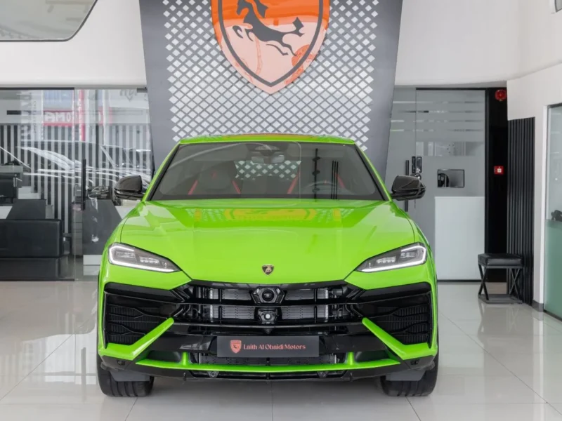 2026 Lamborghini Urus SE 4.0 Litres Twin-Turbo V8 Hybrid Engine Green Black SUV European Specs