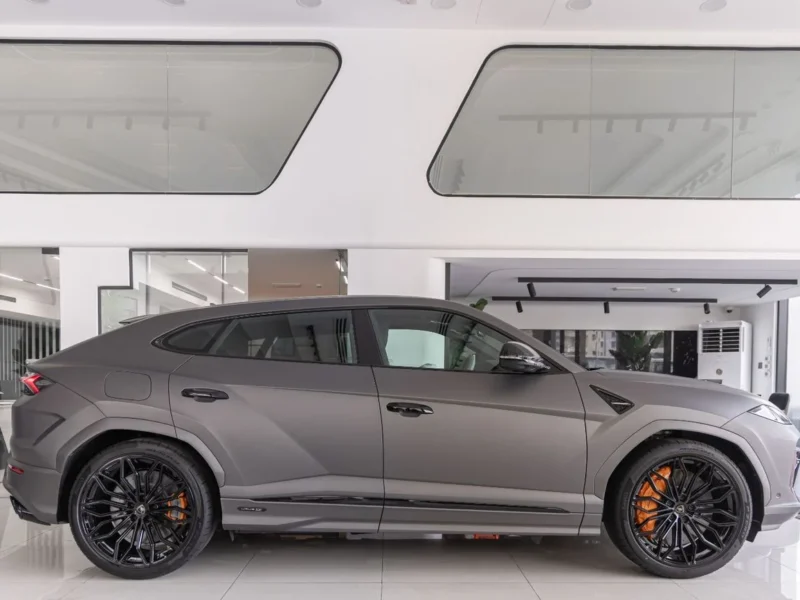 2026 Lamborghini Urus SE 4.0 Litres Twin-Turbo V8 Hybrid Engine Grey SUV European Specs