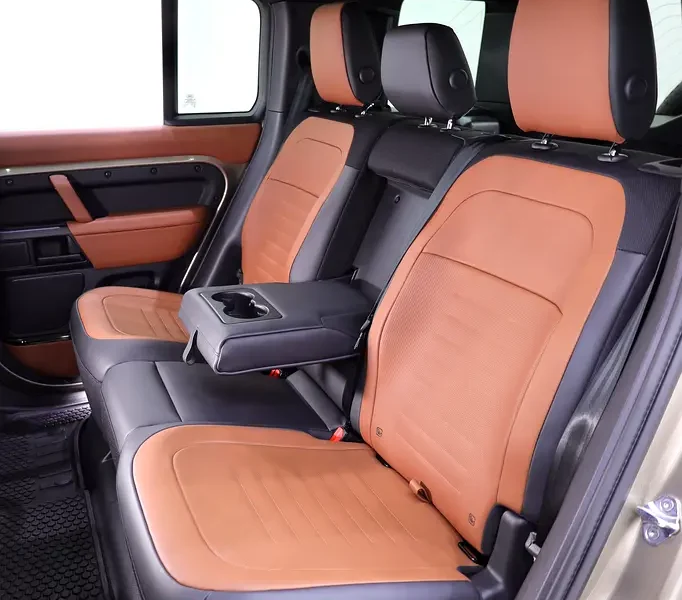 2026 Land Rover Defender 110 Octa P635 Twin-Turbo V8 Engine Gold Tan SUV FULLY LOADED