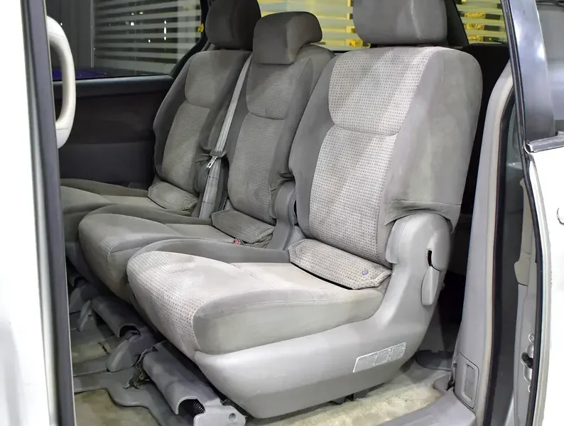 2008 Toyota Sienna LE 3.5 Litres V6 DOHC Petrol Engine Silver Beige Van American Specs