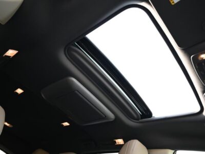 2026 Toyota Sienna 2.5 Litres inline‑4 Hybrid Engine White Beige Minivan GCC Specs Automatic