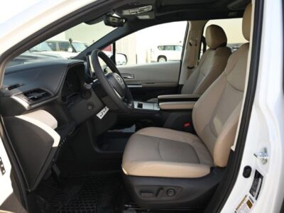2026 Toyota Sienna 2.5 Litres inline‑4 Hybrid Engine White Beige Minivan GCC Specs Automatic