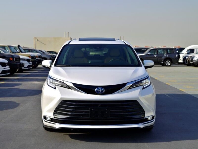 2026 Toyota Sienna 2.5 Litres inline‑4 Hybrid Engine White Beige Minivan GCC Specs Automatic