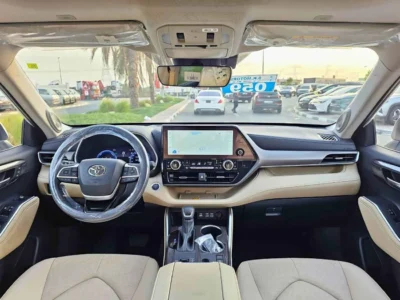 2026 Toyota Highlander LIMITED 2.5 Litres 4 Cylinders Hybrid Engine White Beige SUV GCC Specs