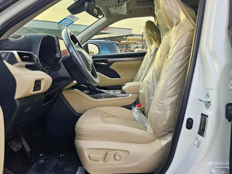 2026 Toyota Highlander LIMITED 2.5 Litres 4 Cylinders Hybrid Engine White Beige SUV GCC Specs