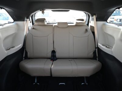 2026 Toyota Sienna 2.5 Litres inline‑4 Hybrid Engine White Beige Minivan GCC Specs Automatic