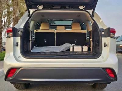 2026 Toyota Highlander LIMITED 2.5 Litres 4 Cylinders Hybrid Engine White Beige SUV GCC Specs