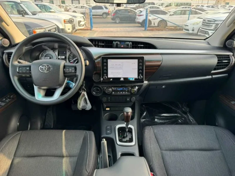 2026 Toyota Hilux SR5 DOUBLE CABIN 2.8 Litres 4 Cylinders Diesel Engine Grey Black Pickup Truck GCC