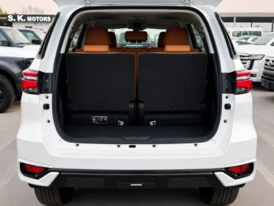 2026 Toyota Fortuner SR5 2.8 Litres 4 Cylinders Diesel Engine White Brown SUV GCC Specs 4WD