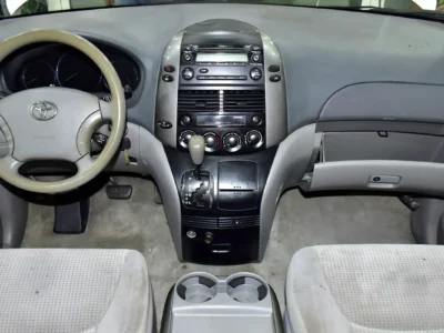 2008 Toyota Sienna LE 3.5 Litres V6 DOHC Petrol Engine Silver Beige Van American Specs