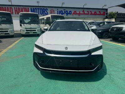 2026 Toyota Crown 2.5 Litres Inline‑4 Hybrid Engine White Beige Luxury Sedan GCC Specs