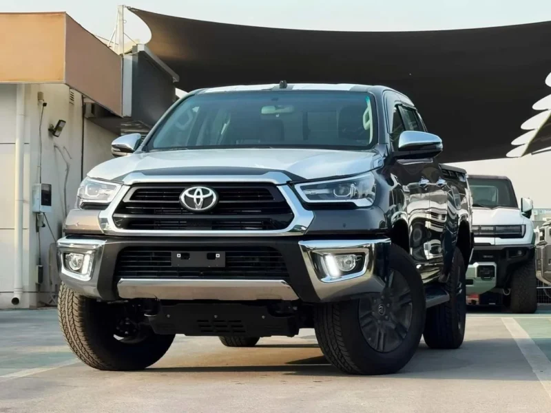 2026 Toyota Hilux SR5 DOUBLE CABIN 2.8 Litres 4 Cylinders Diesel Engine Grey Black Pickup Truck GCC