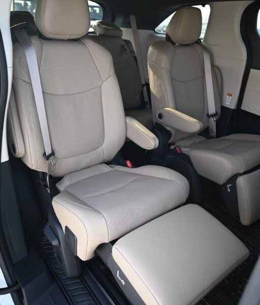2026 Toyota Sienna 2.5 Litres inline‑4 Hybrid Engine White Beige Minivan GCC Specs Automatic