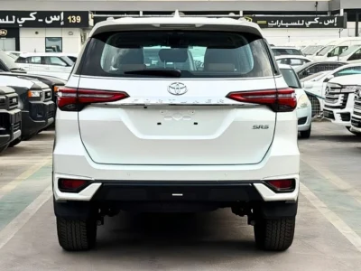 2026 Toyota Fortuner SR5 2.8 Litres 4 Cylinders Diesel Engine White Brown SUV GCC Specs 4WD