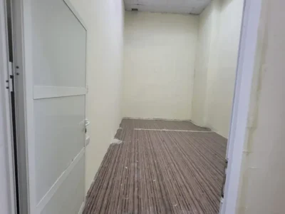 Al Quoz High Ceiling Storage For Rent 450 sqft on Meznine Floor 450x47