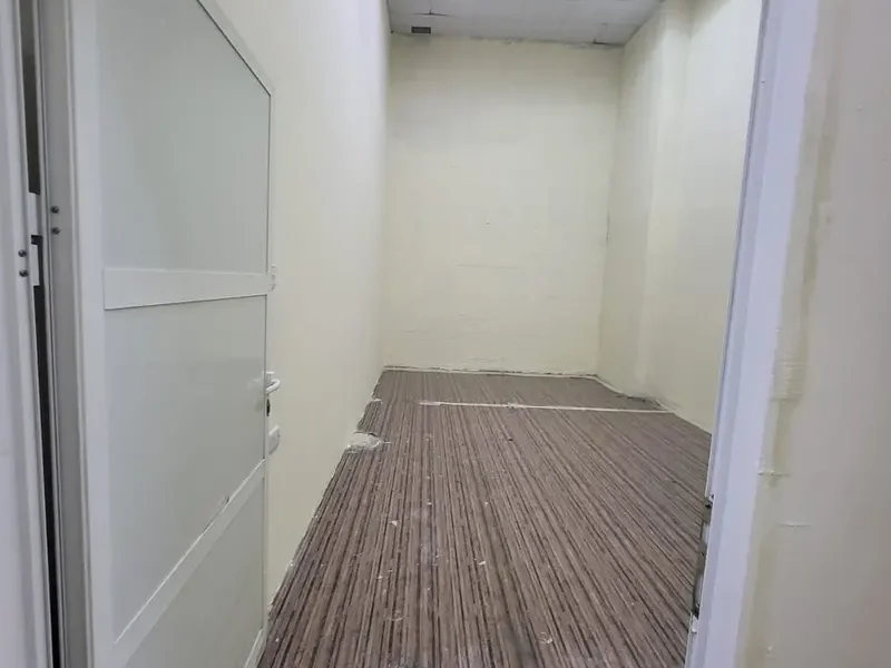 Al Quoz High Ceiling Storage For Rent 450 sqft on Meznine Floor 450x47