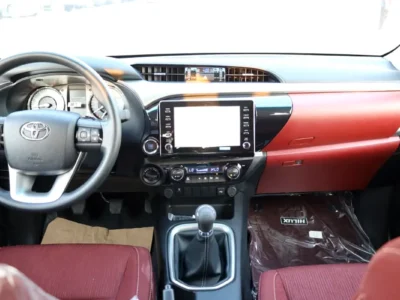 2026 Toyota Hilux SR5 4 Cylinders Petrol Engine Black Pickup Truck GCC Specs Automatic