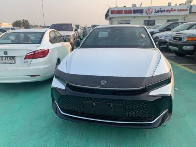 2025 Toyota Crown 2.5 Litres Inline‑4 Hybrid Engine White Black Luxury Sedan GCC Specs