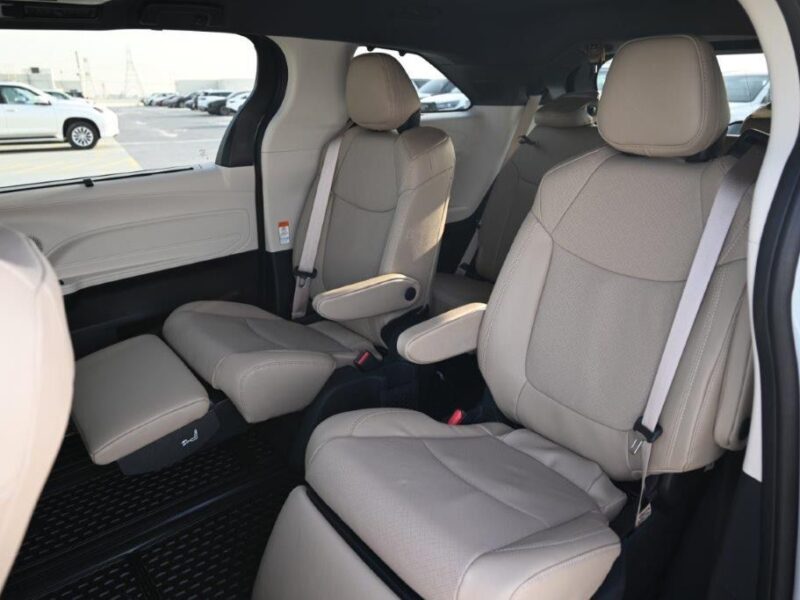 2026 Toyota Sienna 2.5 Litres inline‑4 Hybrid Engine White Beige Minivan GCC Specs Automatic