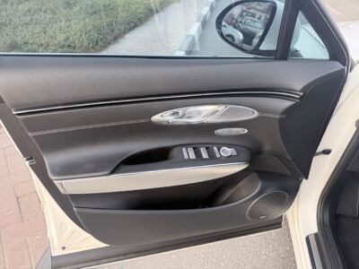 2022 GENESIS GV70 2.5 Litres TURBO V4 Petrol Engine White Black SUV American Specs Automatic