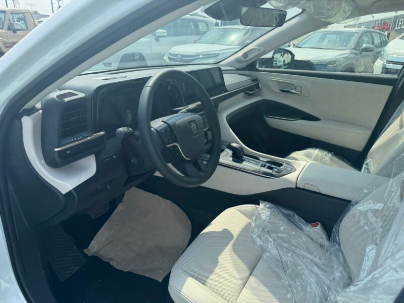 2026 Toyota Crown 2.5 Litres Inline‑4 Hybrid Engine White Beige Luxury Sedan GCC Specs